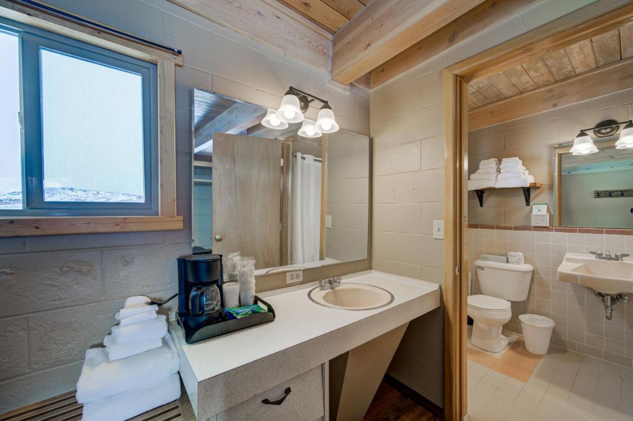 Sportsman'S Lodge Енис Екстериор снимка